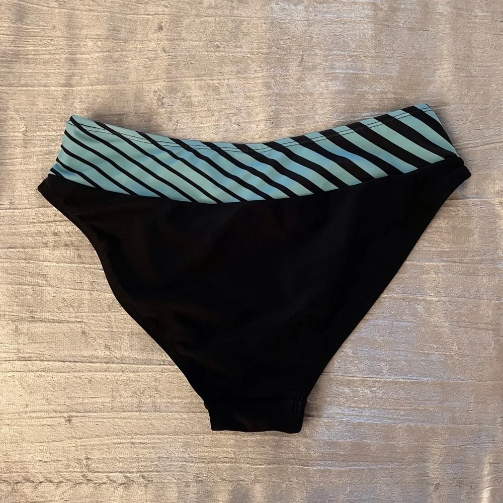 Two Piece Swimsuit Black and Blue Size Medium - Picture 7 of 13
